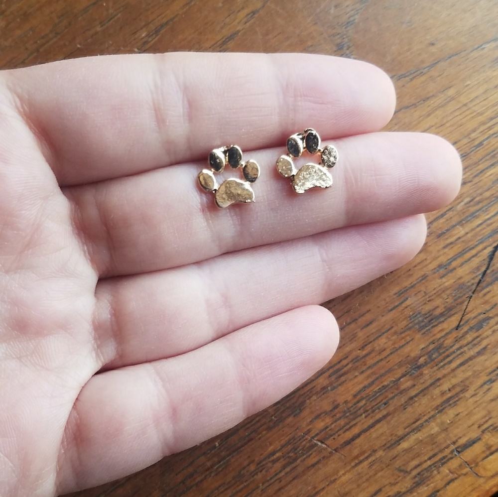 NWOT Gold Paw Prints Studs - Picture 6 of 8